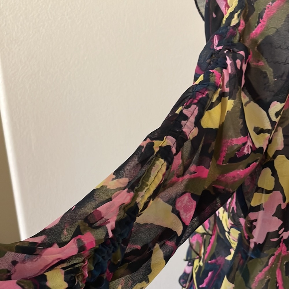 Guess Ruffled Floral Blouse - Picture 10 of 12